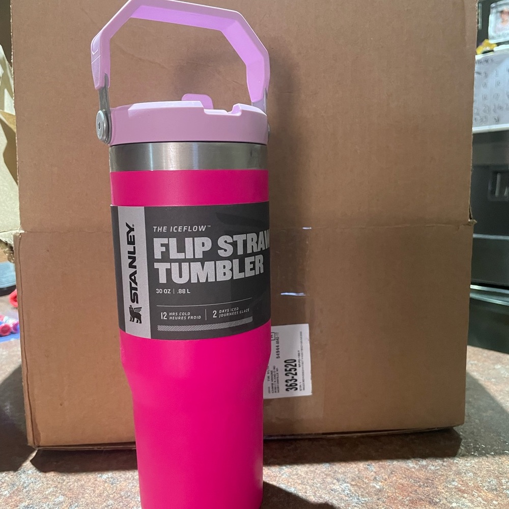 NEW pink Stanley iceflow flip straw 30oz
